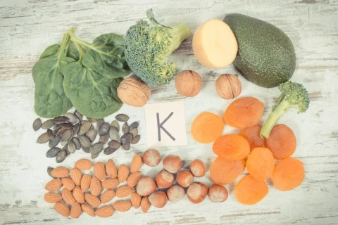 فيتامين ك (Vitamin K) أهم فوائده وماذا يحدث فى حالات نقصه
